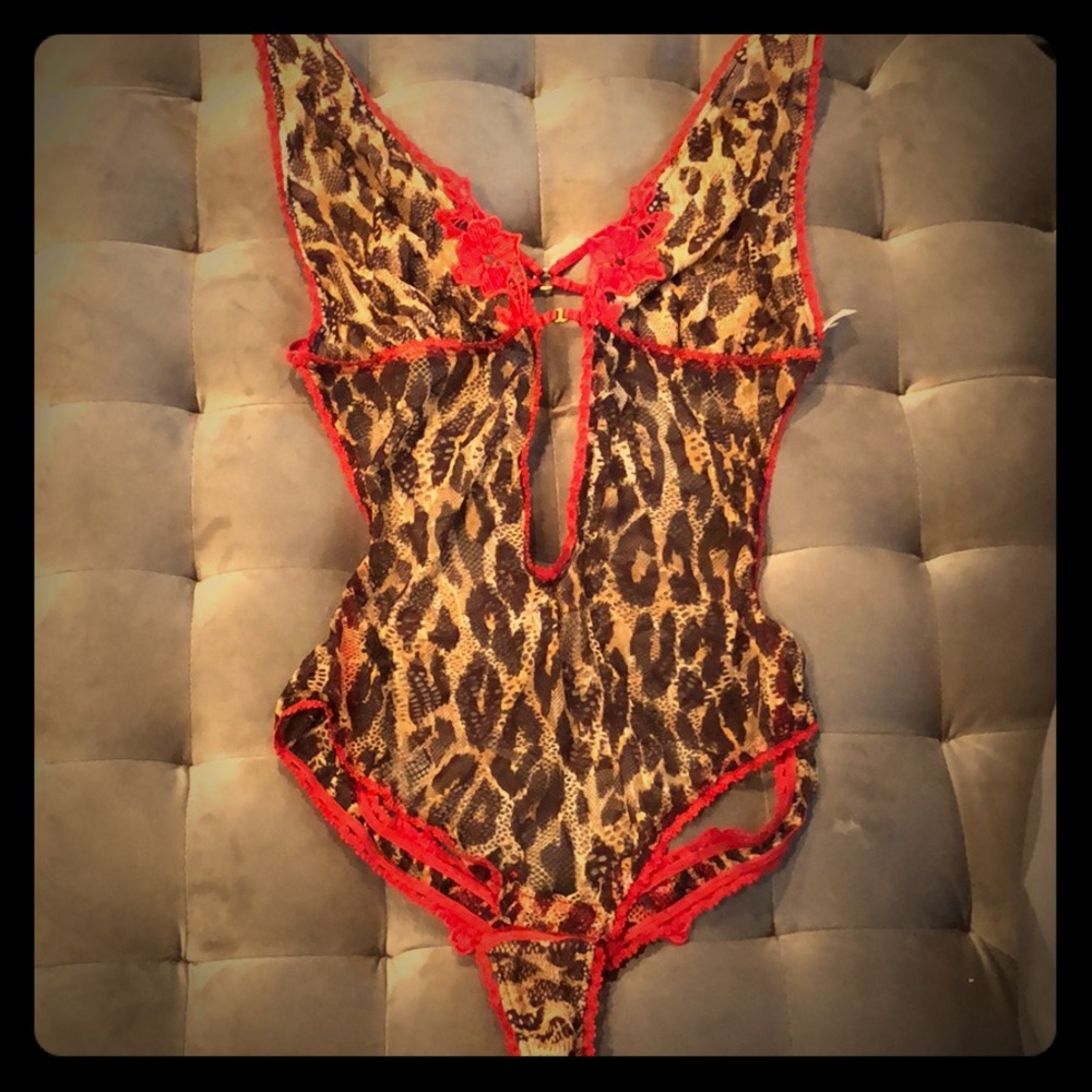 Victoria’s Secret VERY SEXY leopard and red lace
